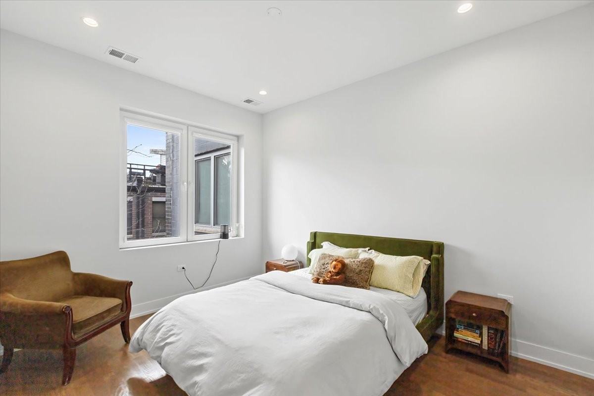 2217 W Madison St #407 - Photo 4 of 10