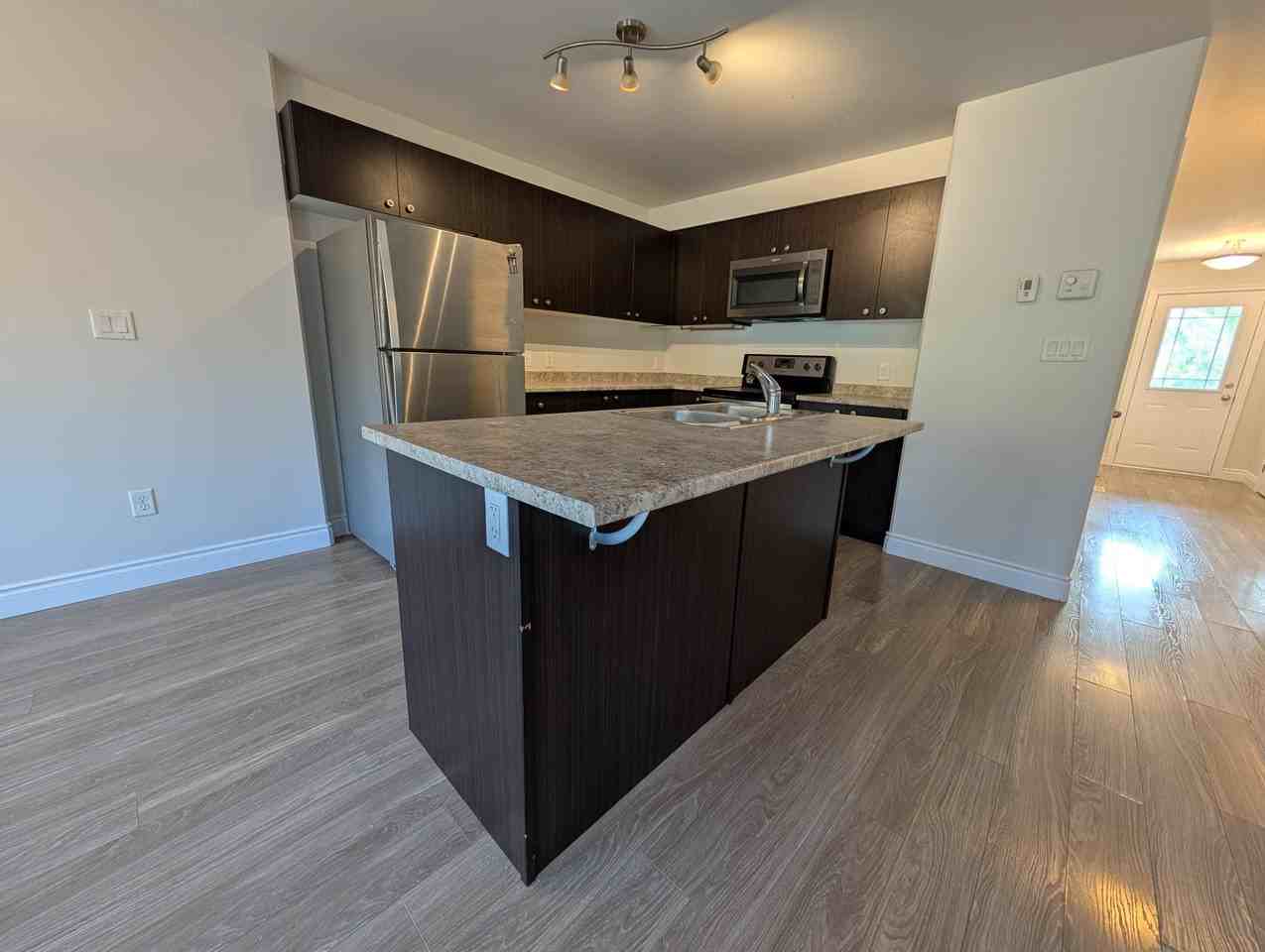 72 Amy Lynn Drive - Photo 3 of 21