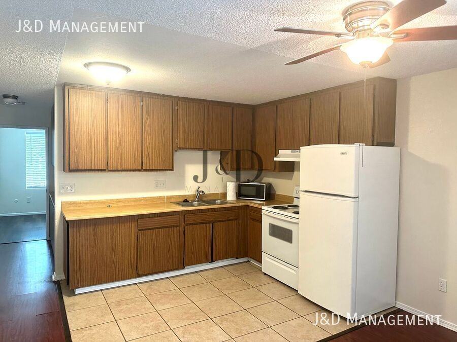 4260 44th Street #221 - Photo 6 of 15