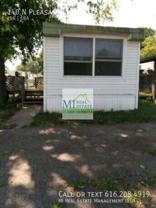 140 N Pleasant St #3 - Photo 1 of 1