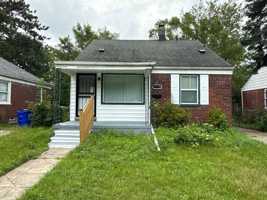 featured image of 19946 Waltham St