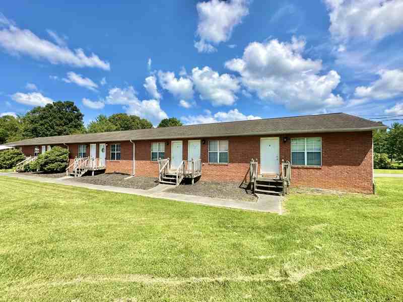 805 Old Gray Station Rd - Photo 7 of 9