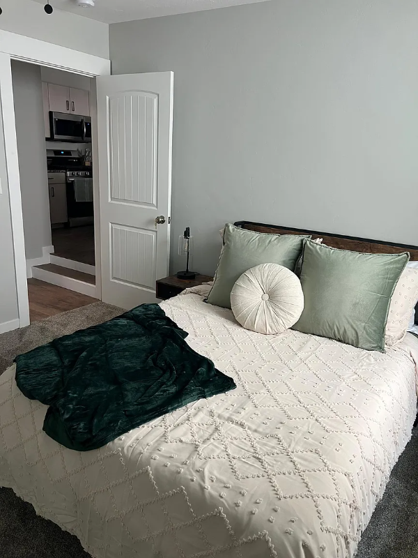 418 West 18th Street - Photo 3 of 9