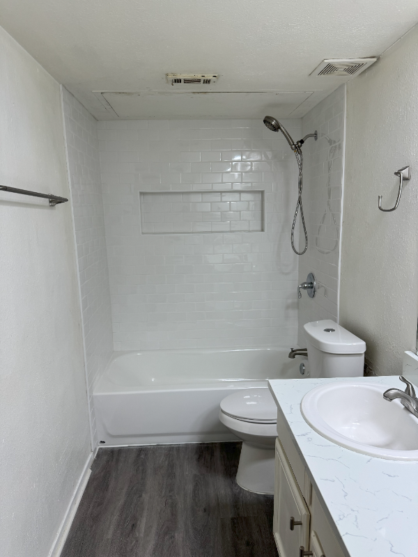 5414 Lakeview Parkway - Photo 6 of 13