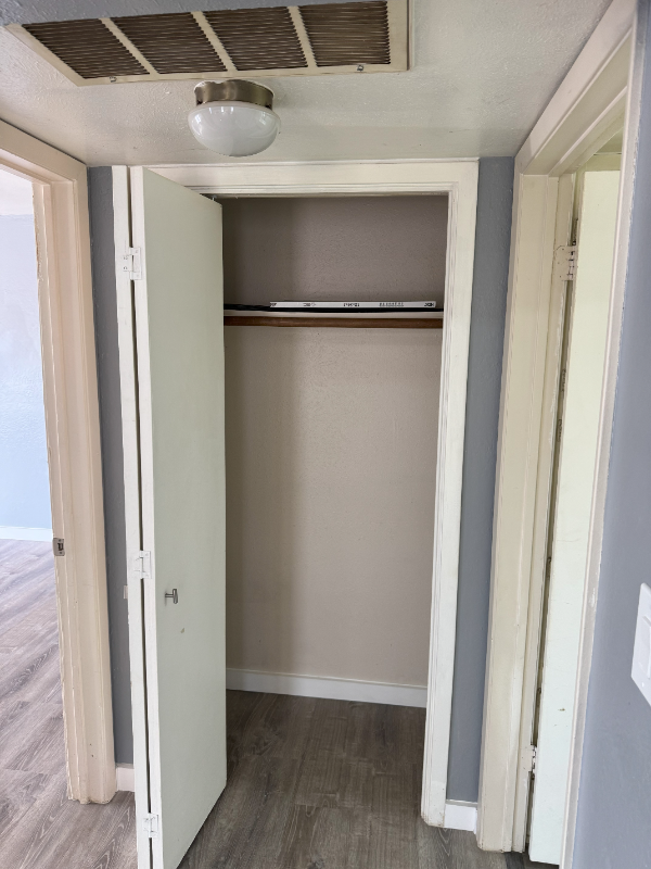 5414 Lakeview Parkway - Photo 4 of 13