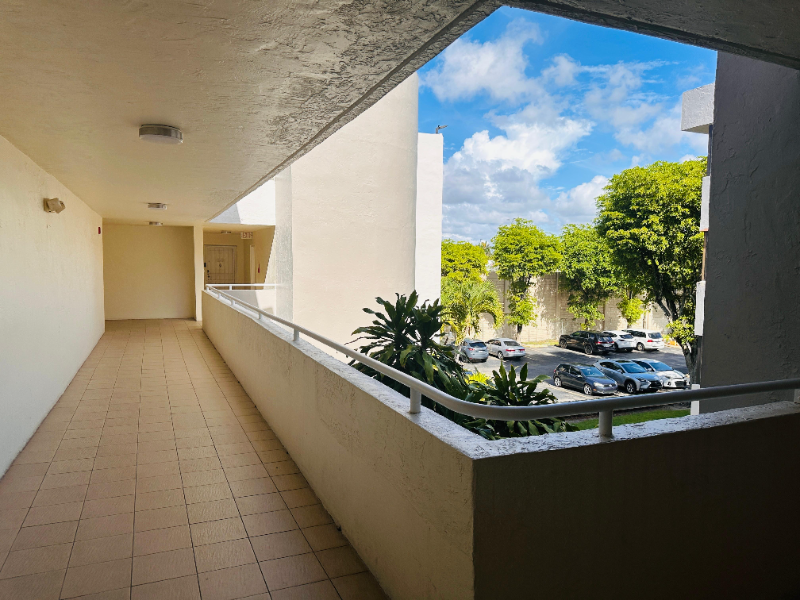 11755 Sw 18th St - Photo 2 of 17