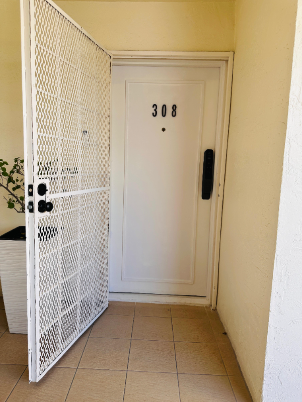 11755 Sw 18th St - Photo 3 of 17