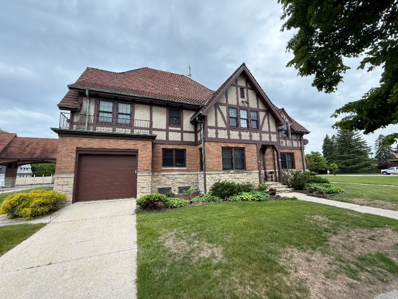 523 Saint Clair Avenue - Photo 2 of 15