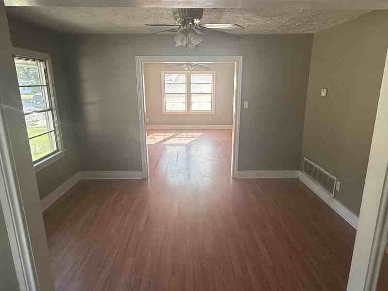 418 S Jean Dr - Photo 3 of 18