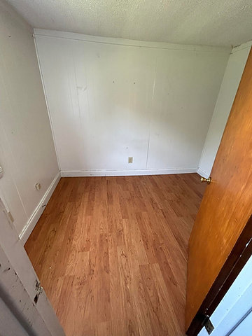 111 Bowery St - Photo 3 of 7