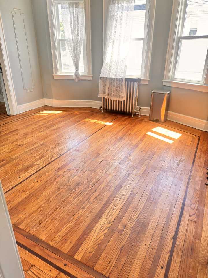 9-50 College Place #2FL - Photo 2 of 8