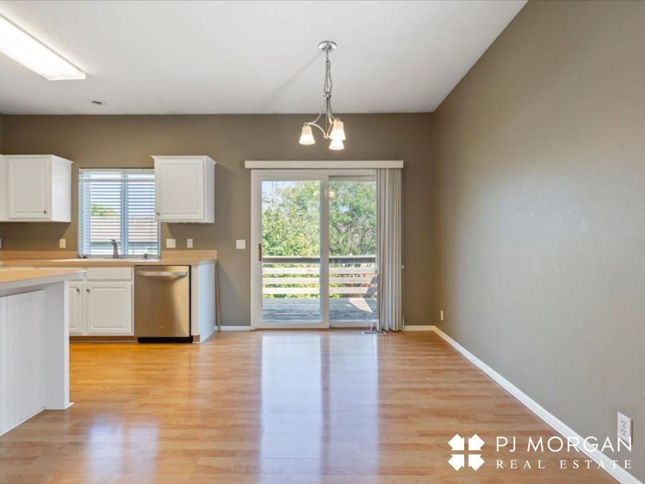 14464 Saratoga St - Photo 4 of 22