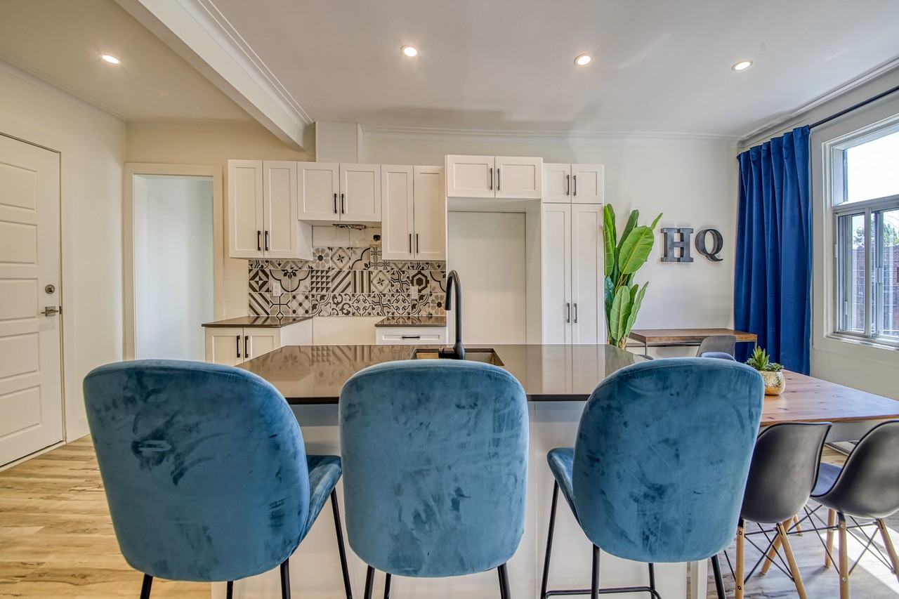 5140 Avenue Randall #6 - Photo 4 of 10