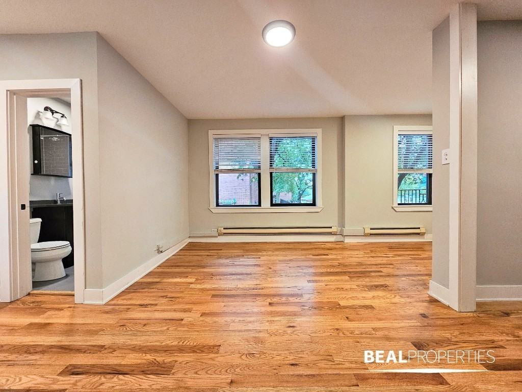 4546 N Damen Ave - Photo 2 of 9