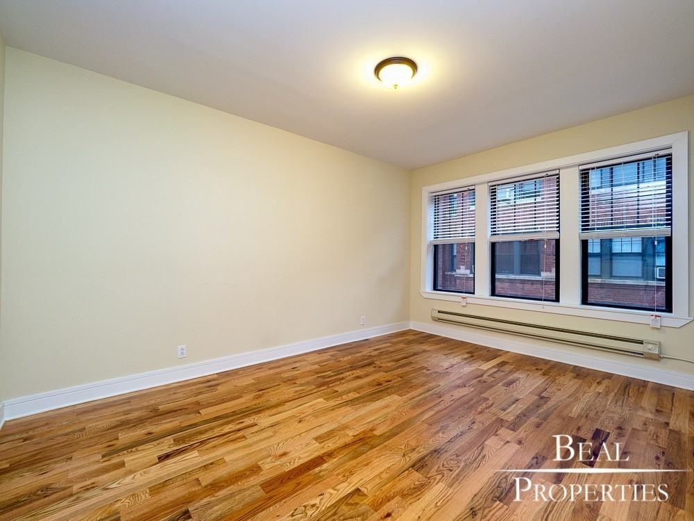 4405 N Wolcott Ave - Photo 2 of 6