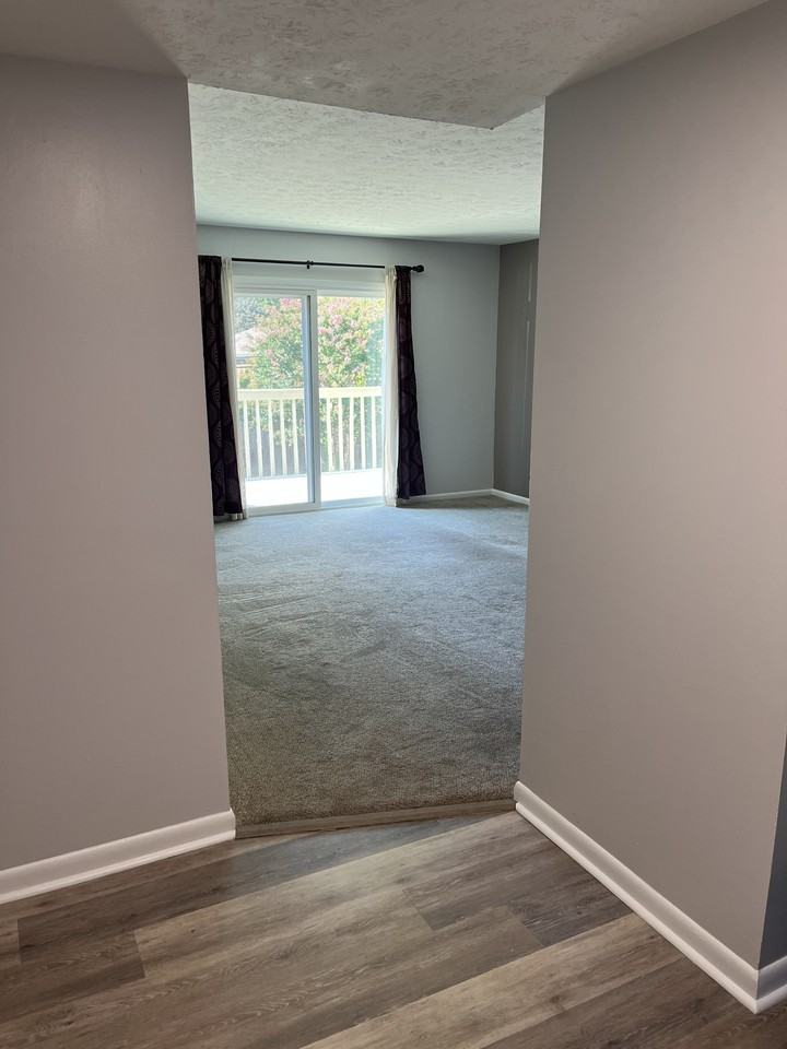 1935 Gardiner Ln #E75 - Photo 5 of 14