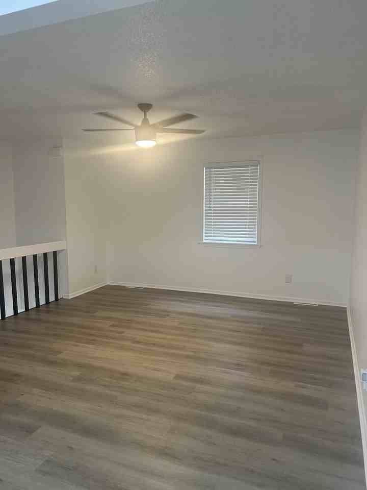 3803 Ne Colonial Dr #2 - Photo 4 of 19