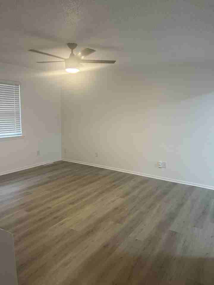 3803 Ne Colonial Dr #2 - Photo 5 of 19