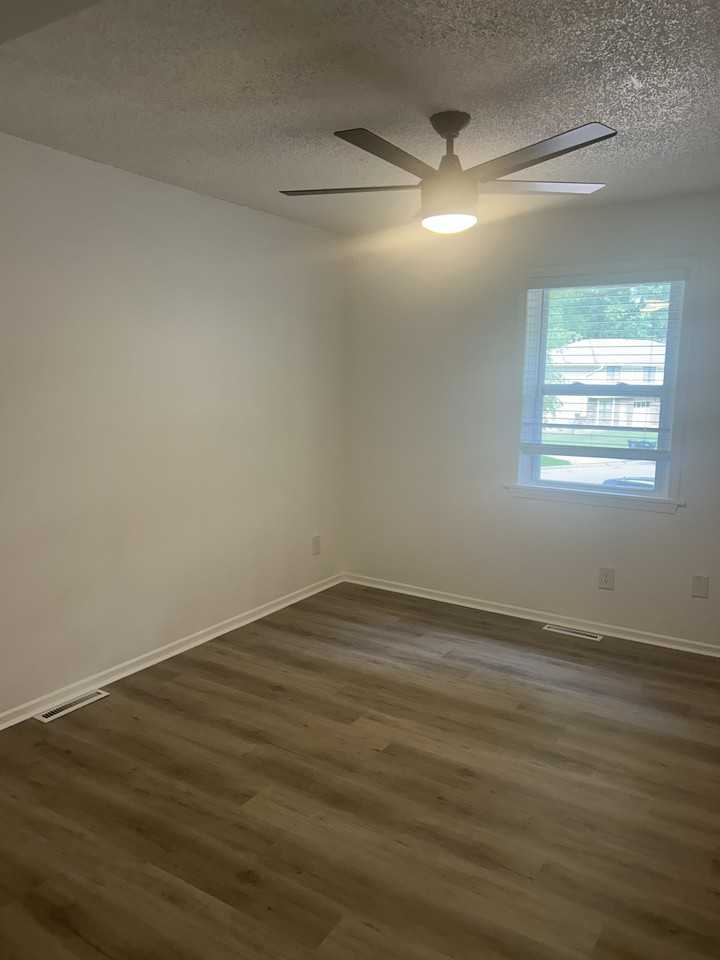 3803 Ne Colonial Dr #2 - Photo 7 of 19