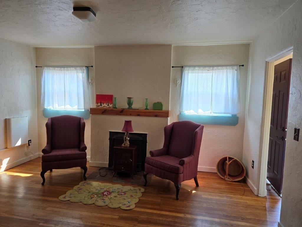 990 6th St #2 - Photo 4 of 11