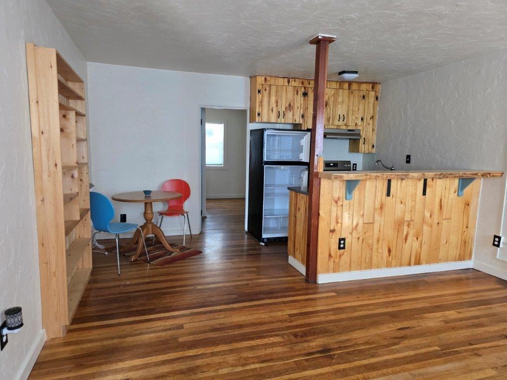 990 6th St #2 - Photo 6 of 11