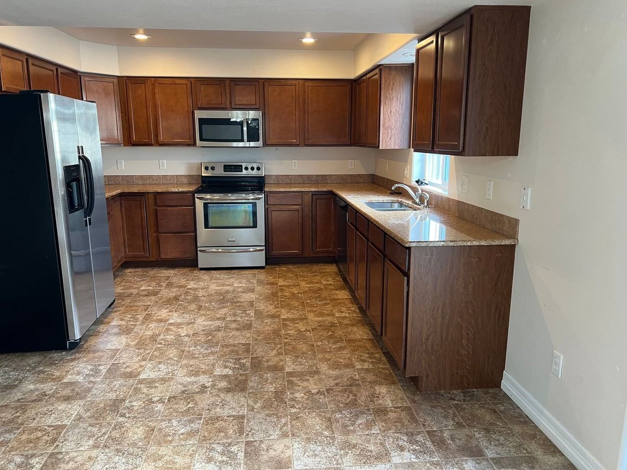 4809 Garnet Way - Photo 4 of 16