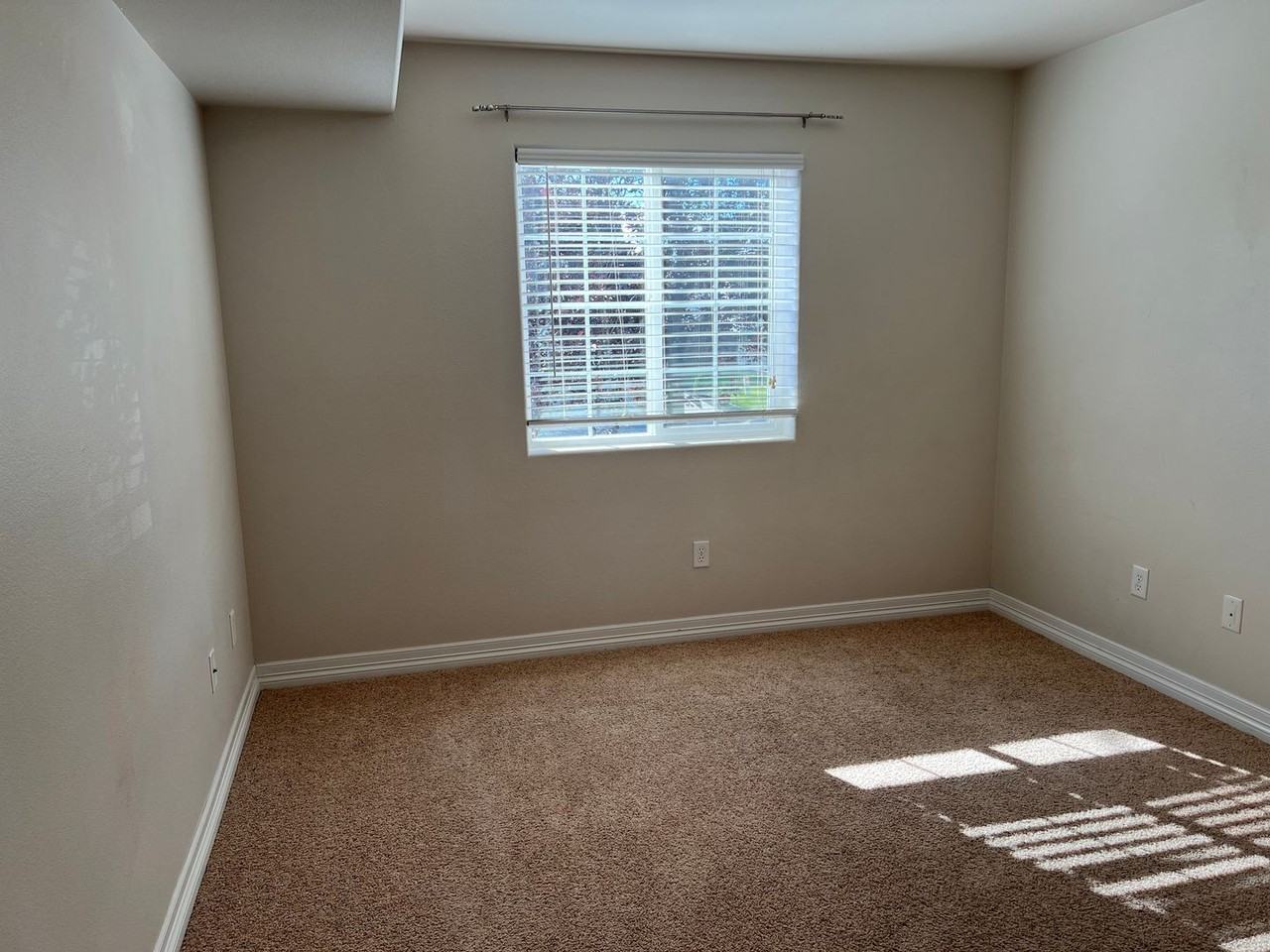 4809 Garnet Way - Photo 5 of 16