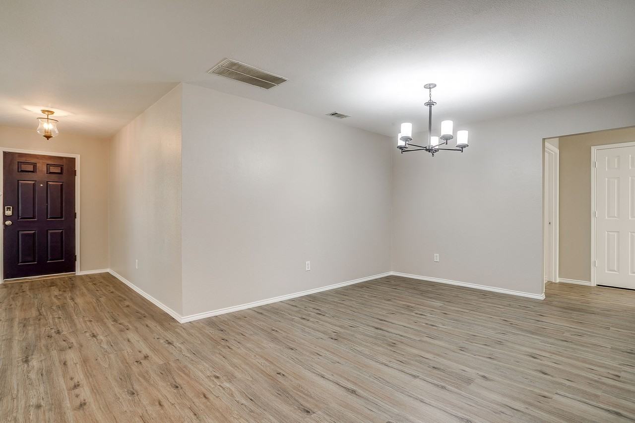 10633 Lipan Trl #NA - Photo 3 of 27