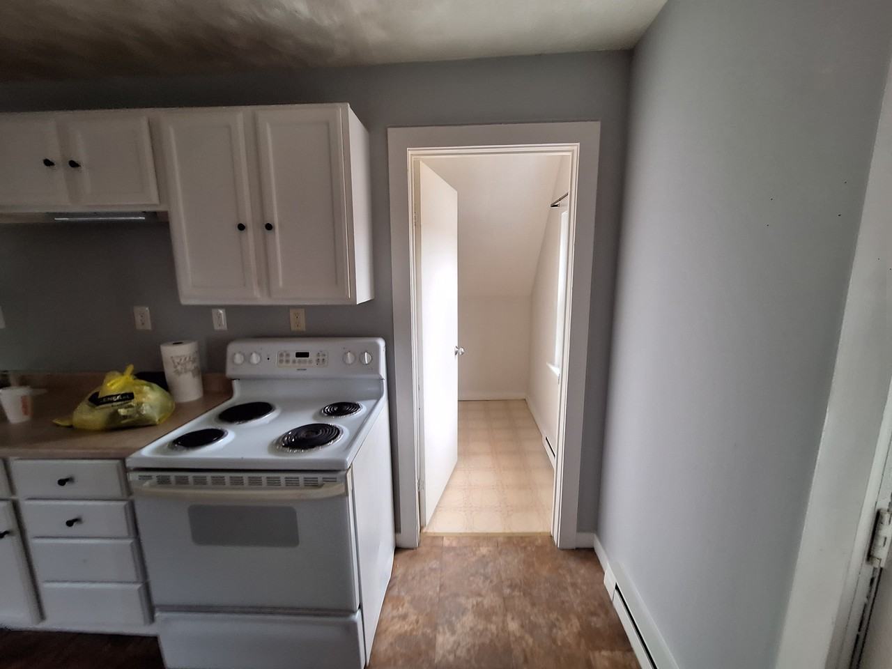 611 N Main St - Photo 5 of 7