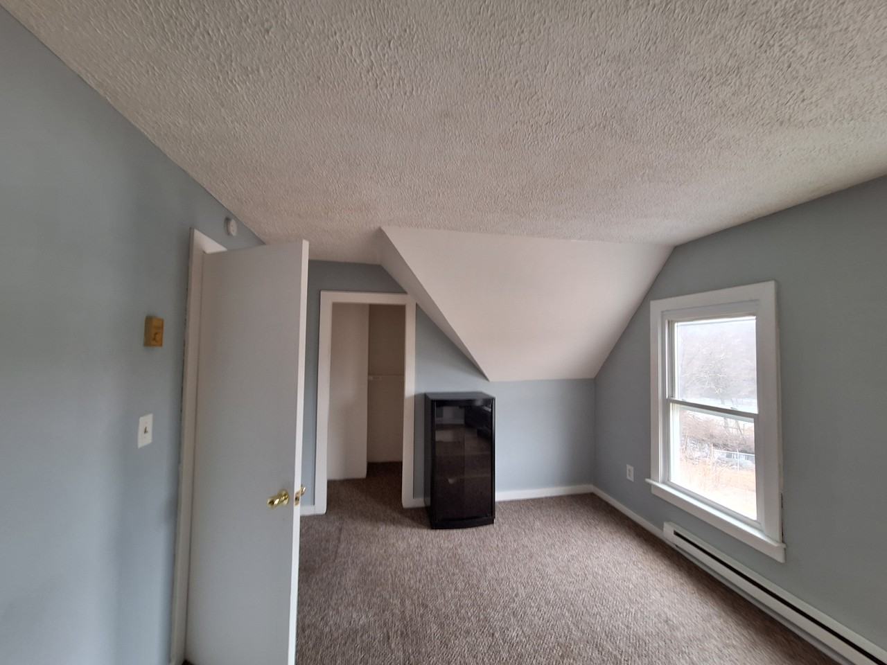 611 N Main St - Photo 3 of 7