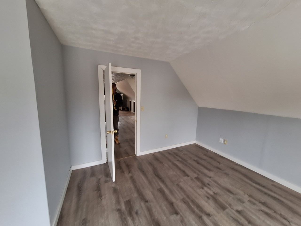 611 N Main St - Photo 4 of 7