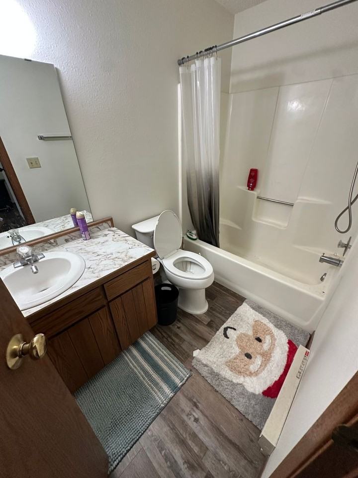 Car-ly II Apartments - Photo 4 of 11