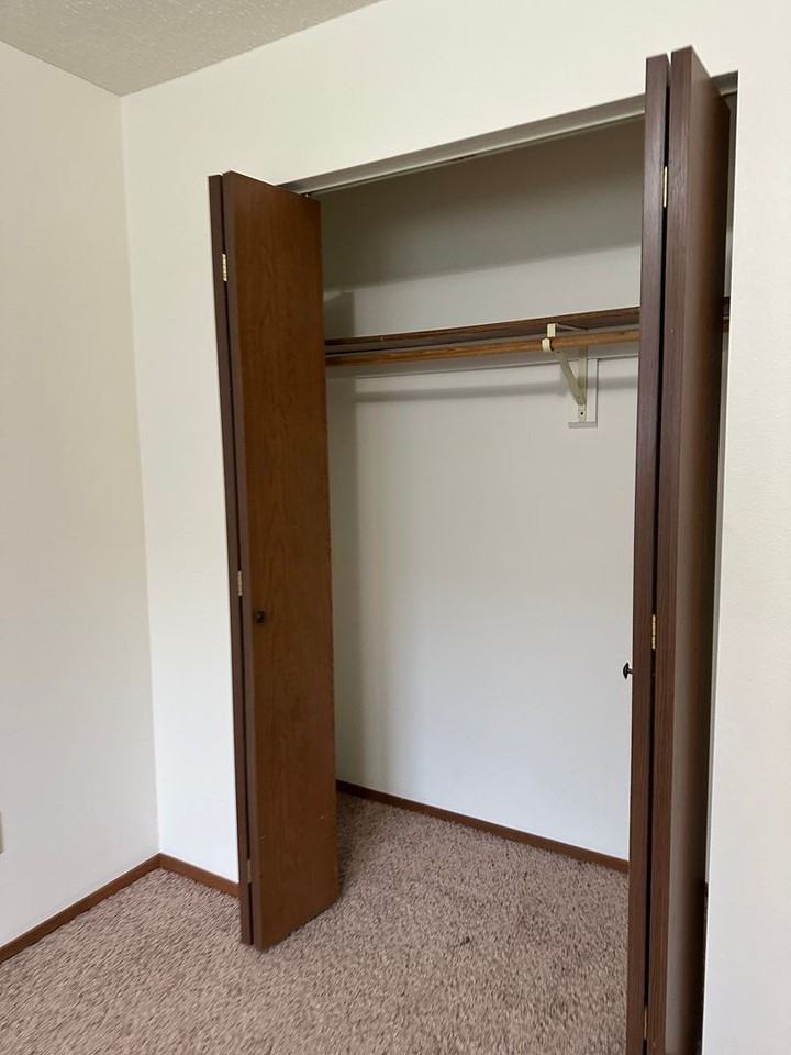 Car-ly II Apartments - Photo 5 of 11