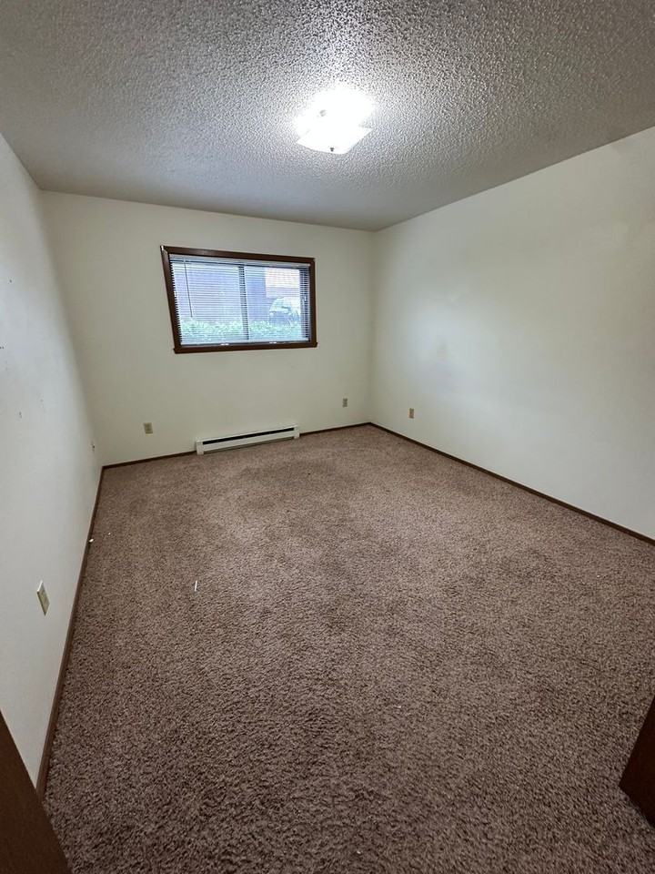 Car-ly II Apartments - Photo 6 of 11