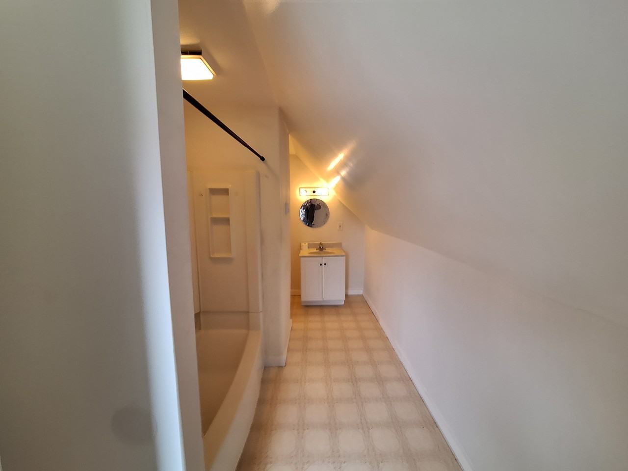 611 N Main St - Photo 7 of 7