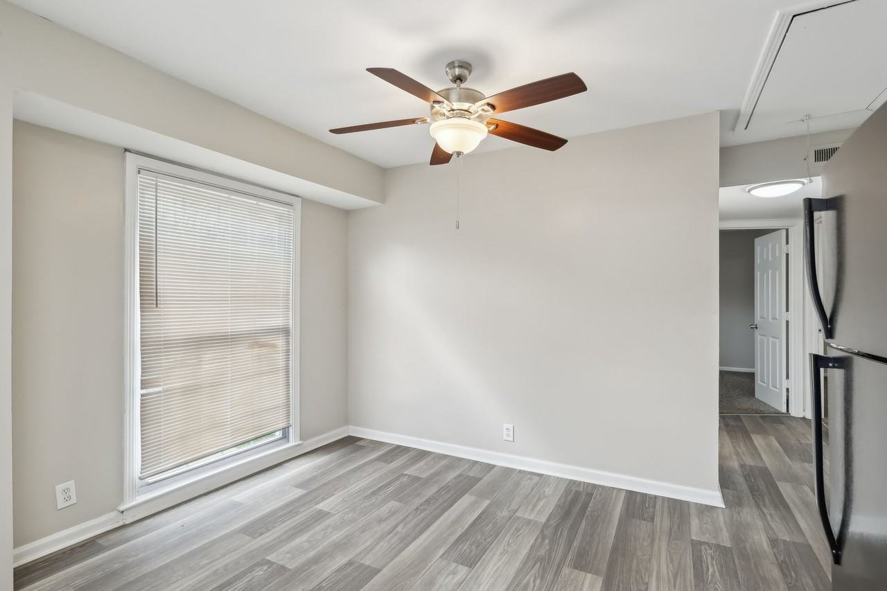 Jamestown Apartments - Photo 7 of 54