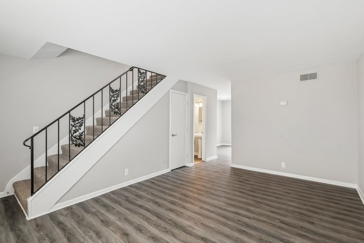 Jamestown Apartments - Photo 6 of 54