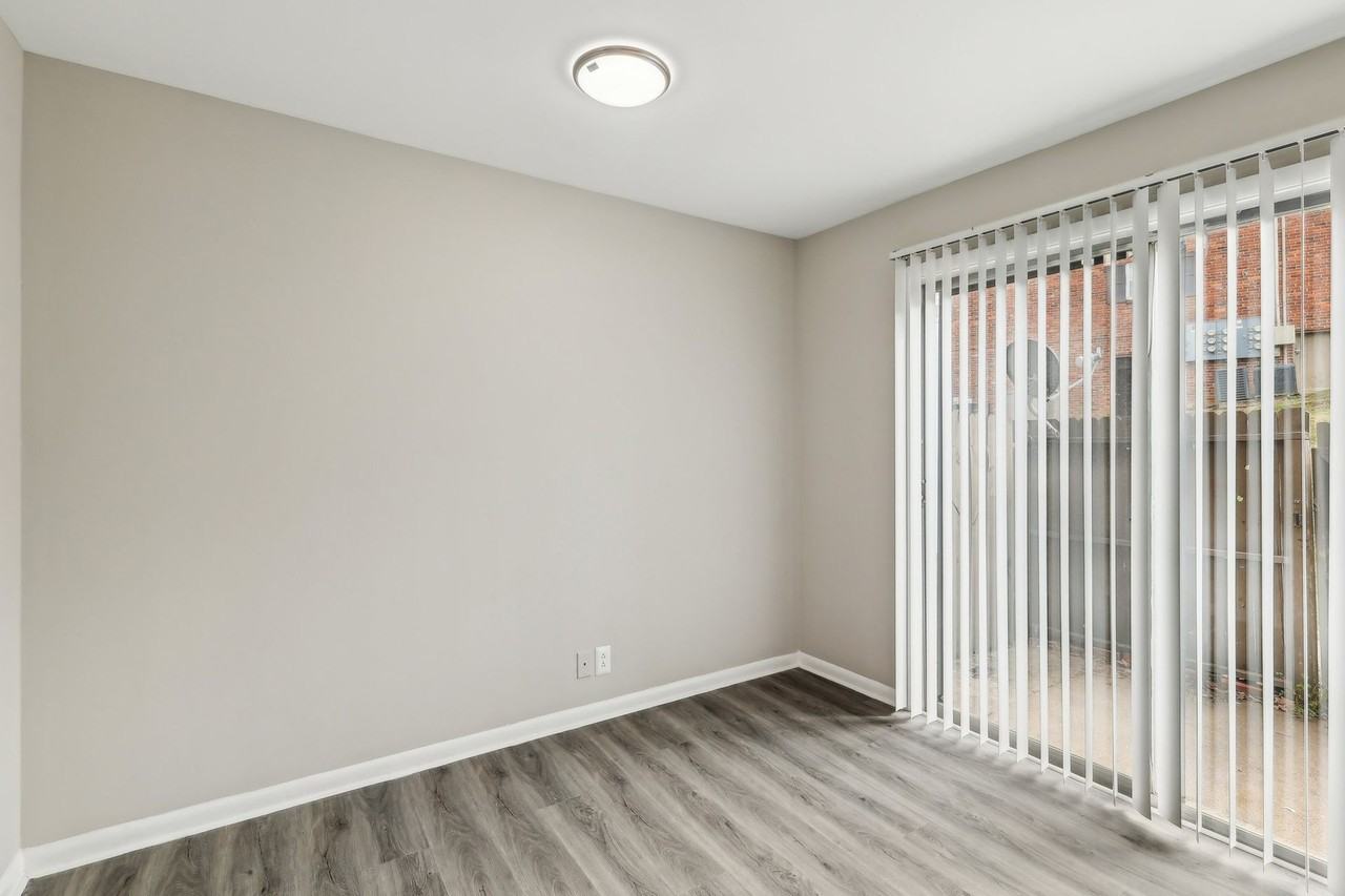 Jamestown Apartments - Photo 7 of 54