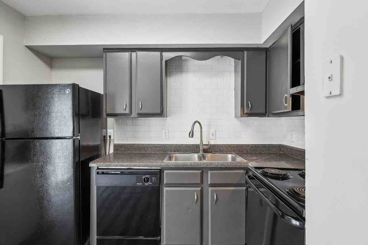 Jamestown Apartments - Photo 2 of 54