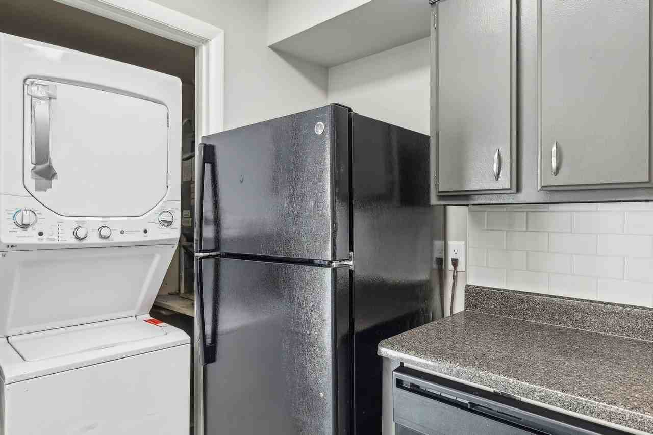 Jamestown Apartments - Photo 4 of 54