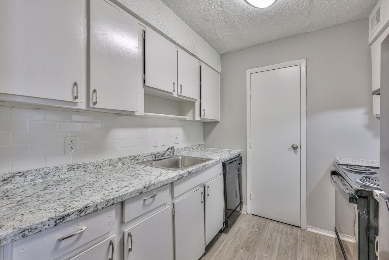 Solana at Brentwood - Photo 2 of 52