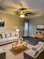 914-916 SW Sandy Ln - Photo 1 of 1