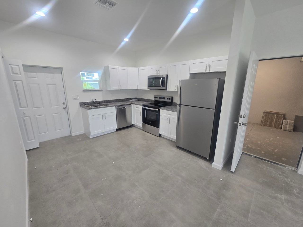 3909 4th St W - Photo 4 of 11