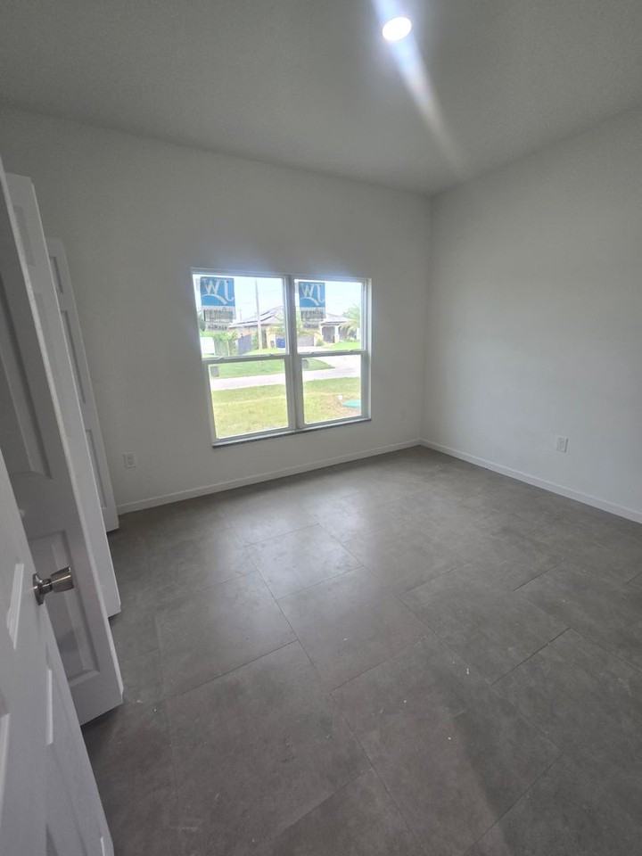 3909 4th St W - Photo 5 of 11