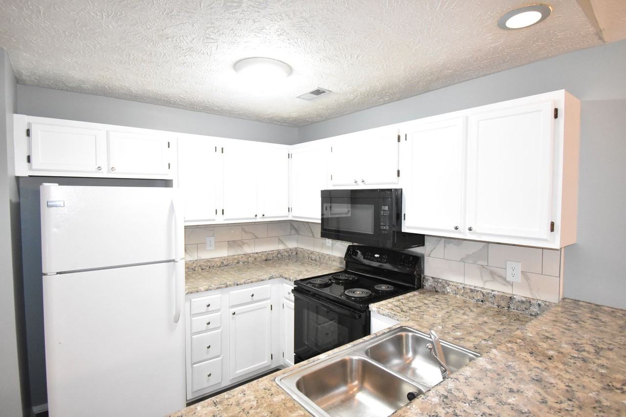 1909 Tryon Dr #7 - Photo 6 of 18