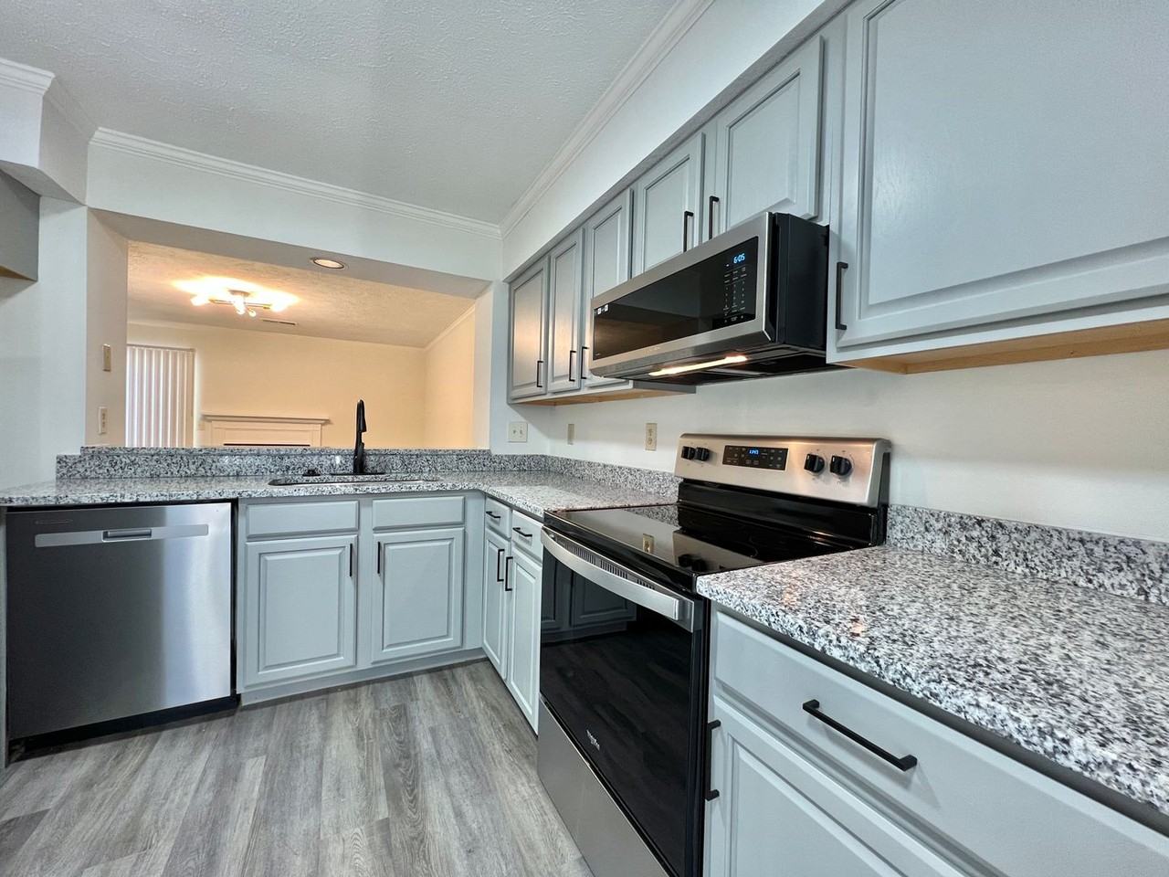 478 Claircrest Drive - Photo 4 of 17