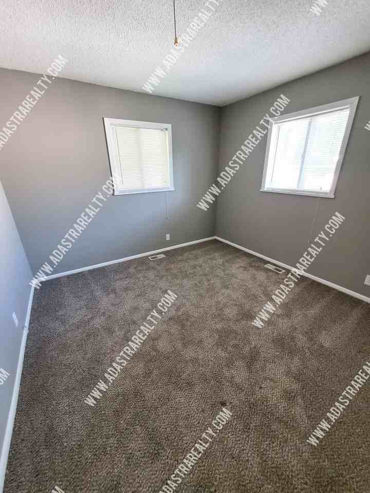 9532 Booth Ave - Photo 7 of 16