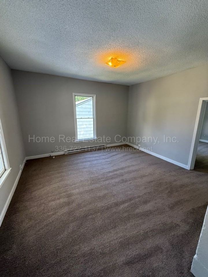 615 Mulberry St - Photo 3 of 6