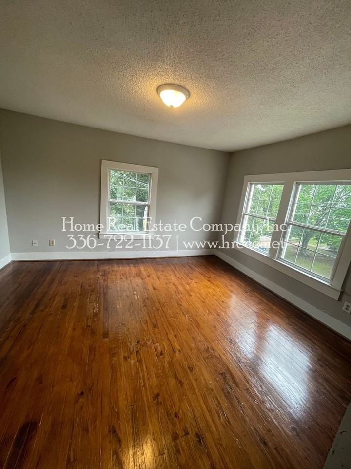 1307 E 2nd St - Photo 5 of 15