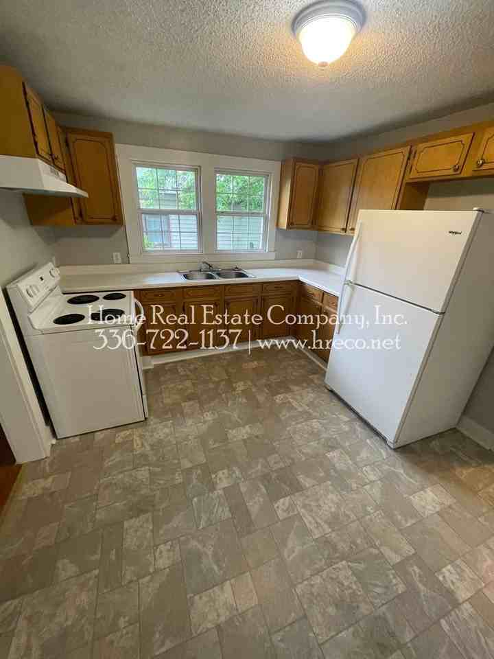 1307 E 2nd St - Photo 6 of 15